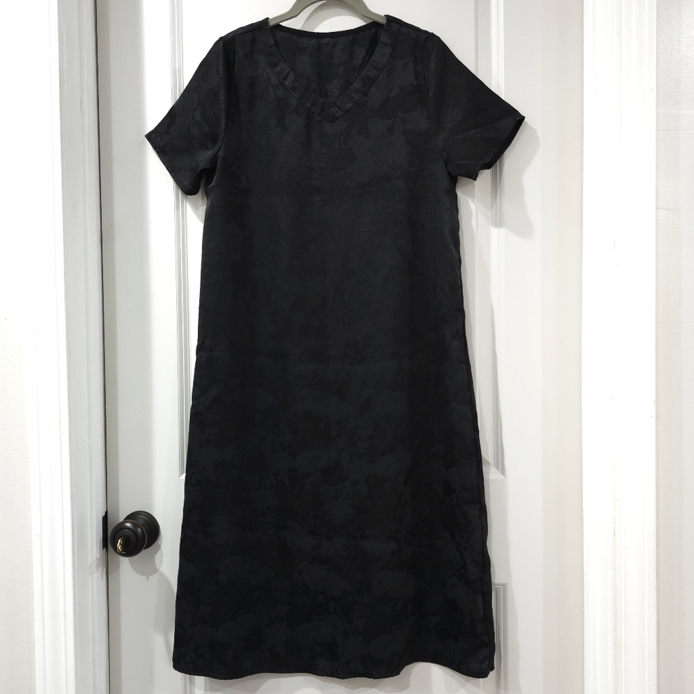 Black Asian Mulberry Silk Spandex V-Neck Short Sleeve Shift Dress, Small Medium - Picture 3 of 13